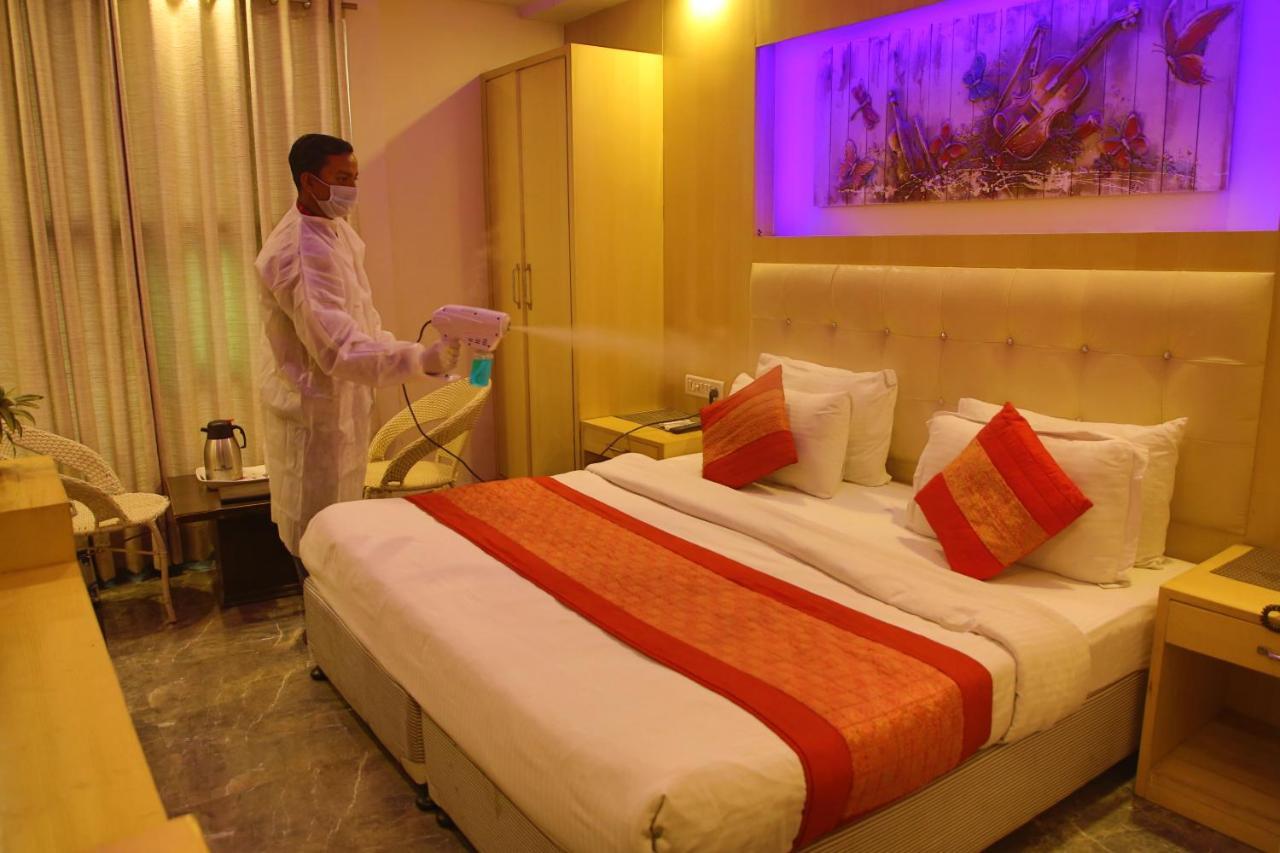 Hotel Shelton Nowe Delhi Zewnętrze zdjęcie