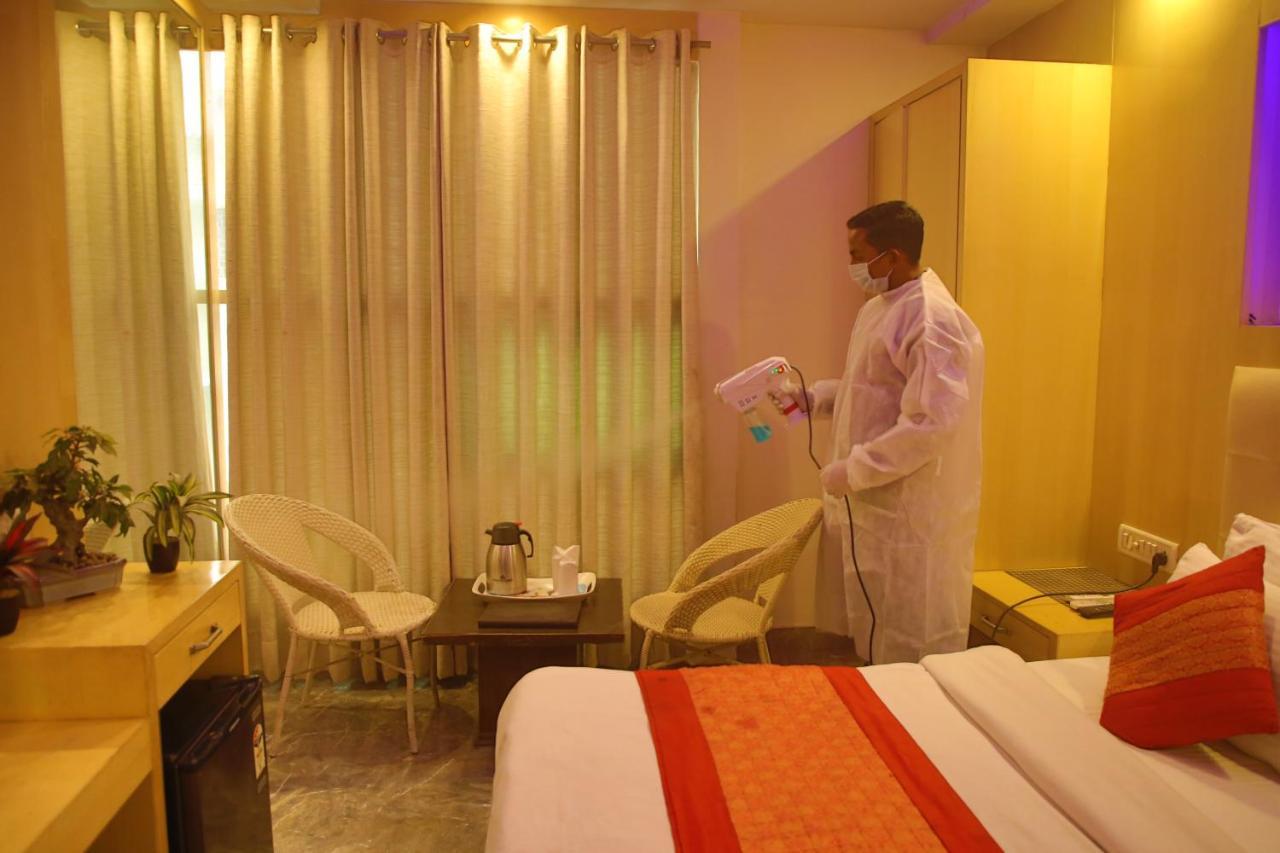 Hotel Shelton Nowe Delhi Zewnętrze zdjęcie