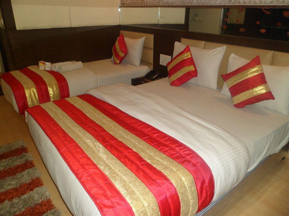 Hotel Shelton Nowe Delhi Zewnętrze zdjęcie