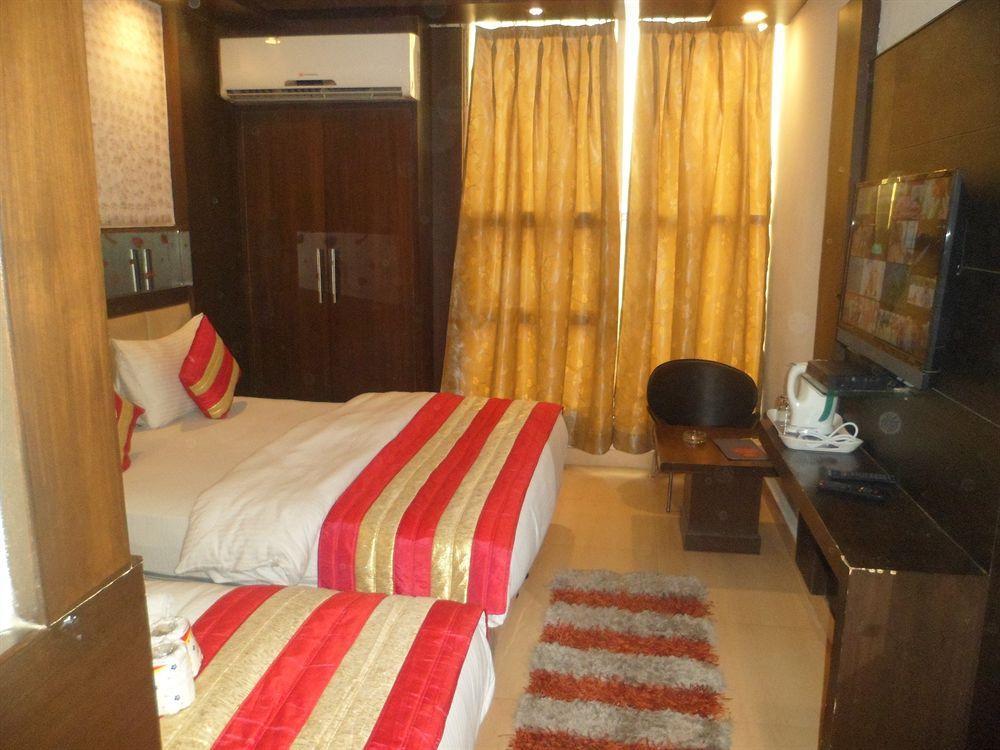 Hotel Shelton Nowe Delhi Zewnętrze zdjęcie