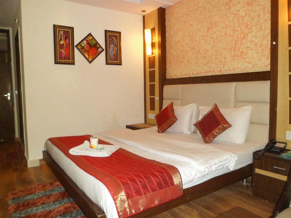 Hotel Shelton Nowe Delhi Zewnętrze zdjęcie