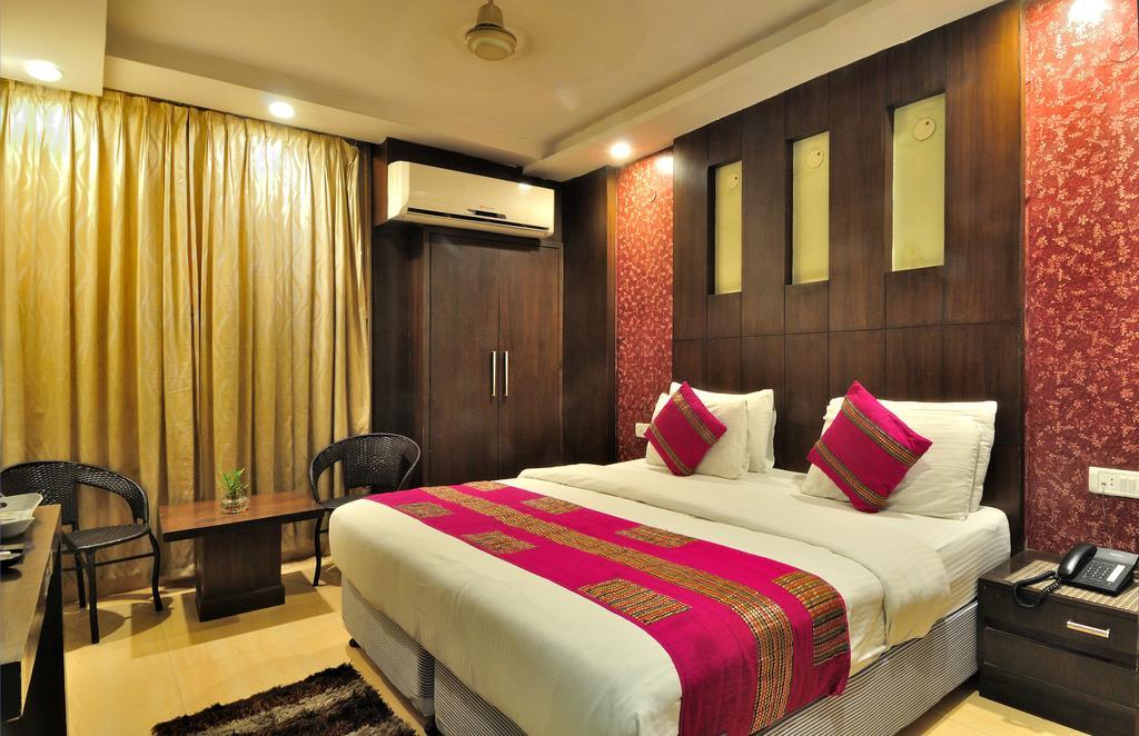 Hotel Shelton Nowe Delhi Zewnętrze zdjęcie