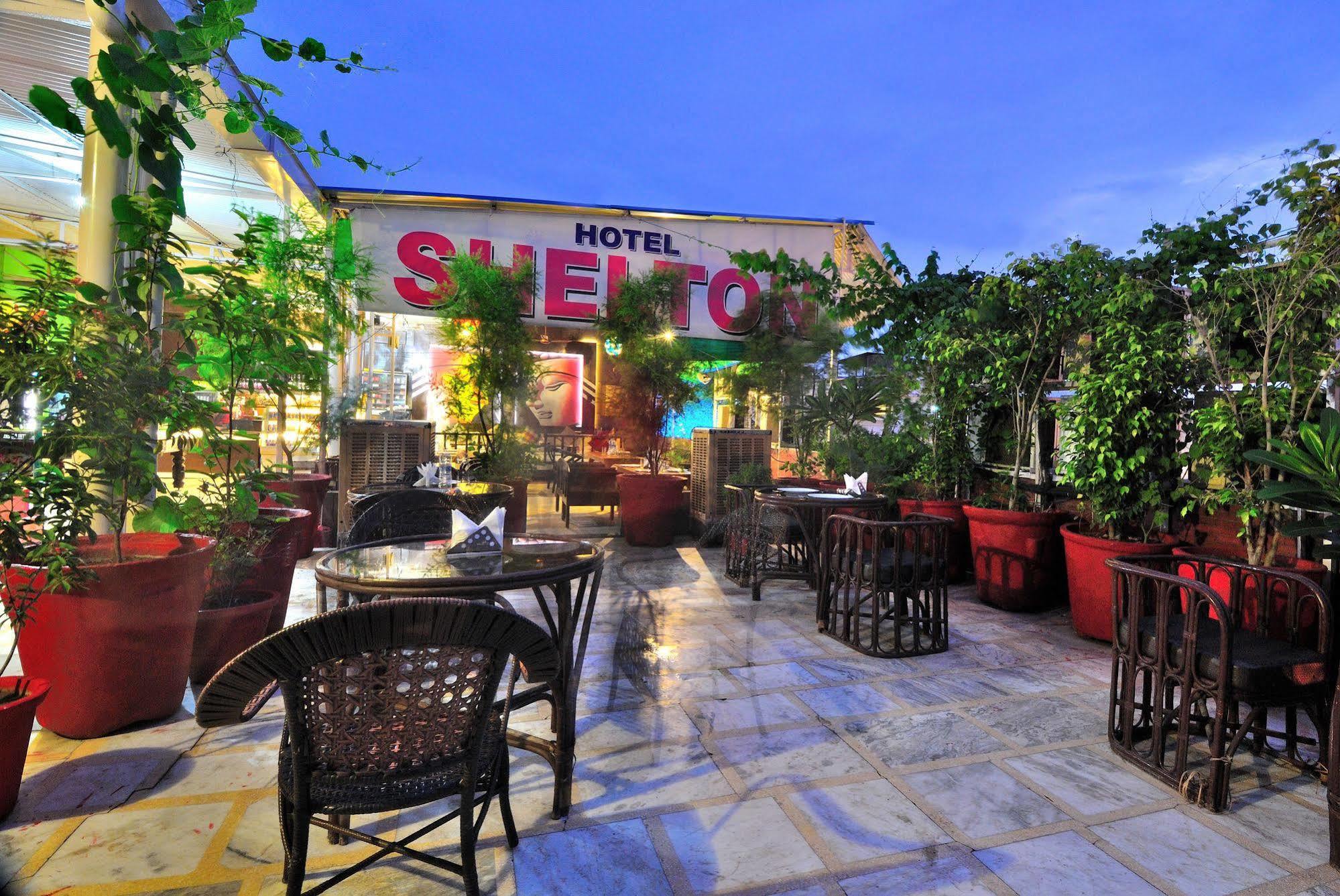 Hotel Shelton Nowe Delhi Zewnętrze zdjęcie
