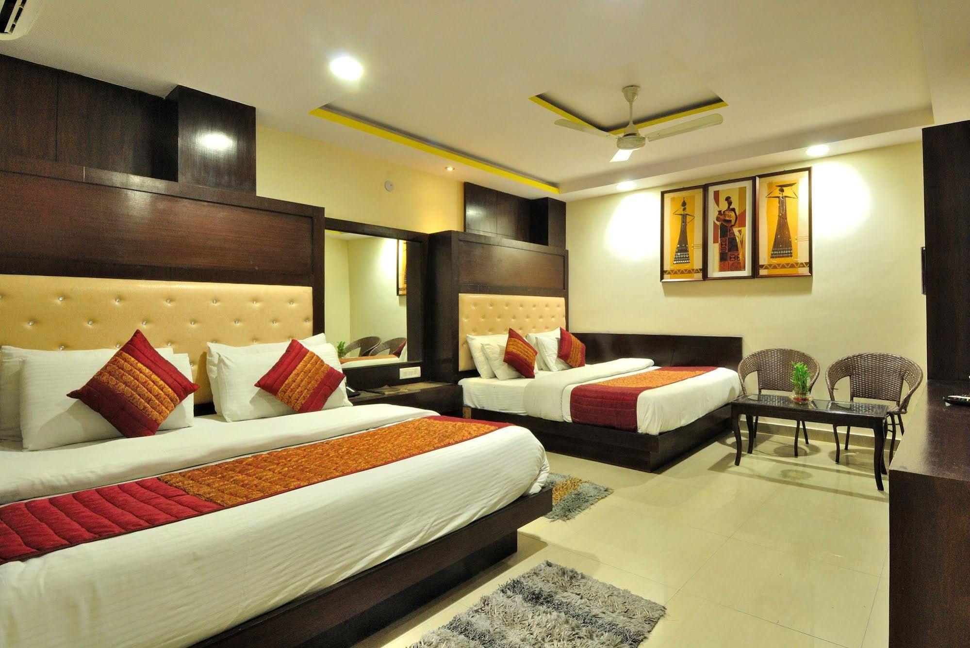 Hotel Shelton Nowe Delhi Zewnętrze zdjęcie