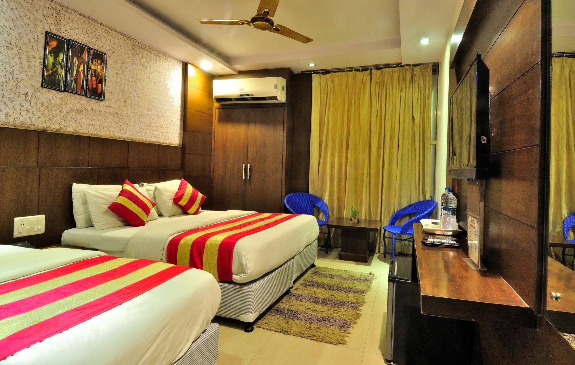 Hotel Shelton Nowe Delhi Zewnętrze zdjęcie
