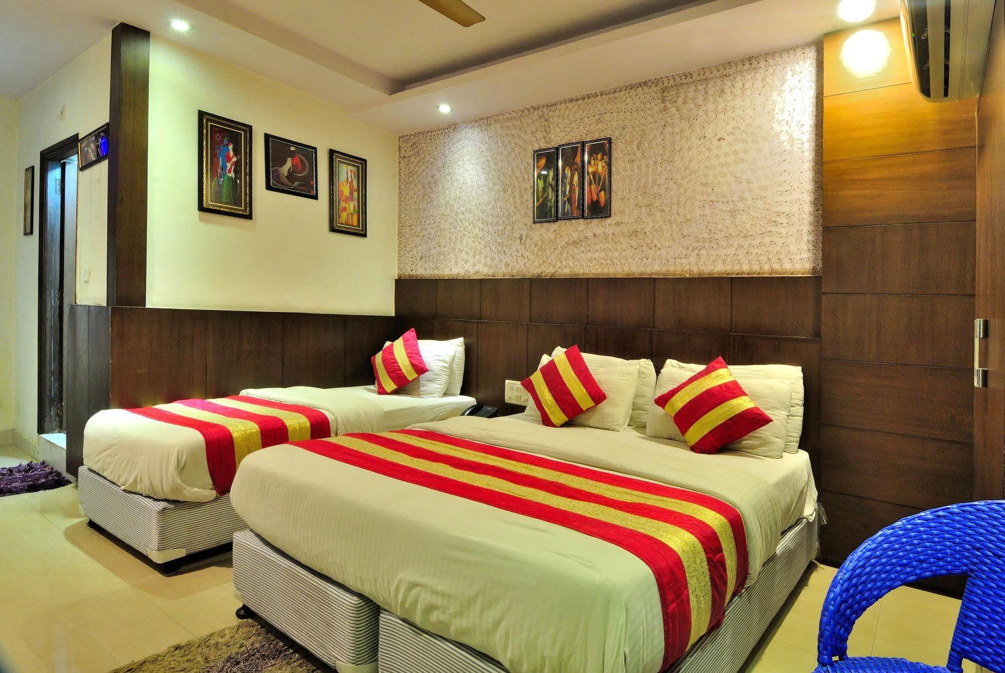 Hotel Shelton Nowe Delhi Zewnętrze zdjęcie