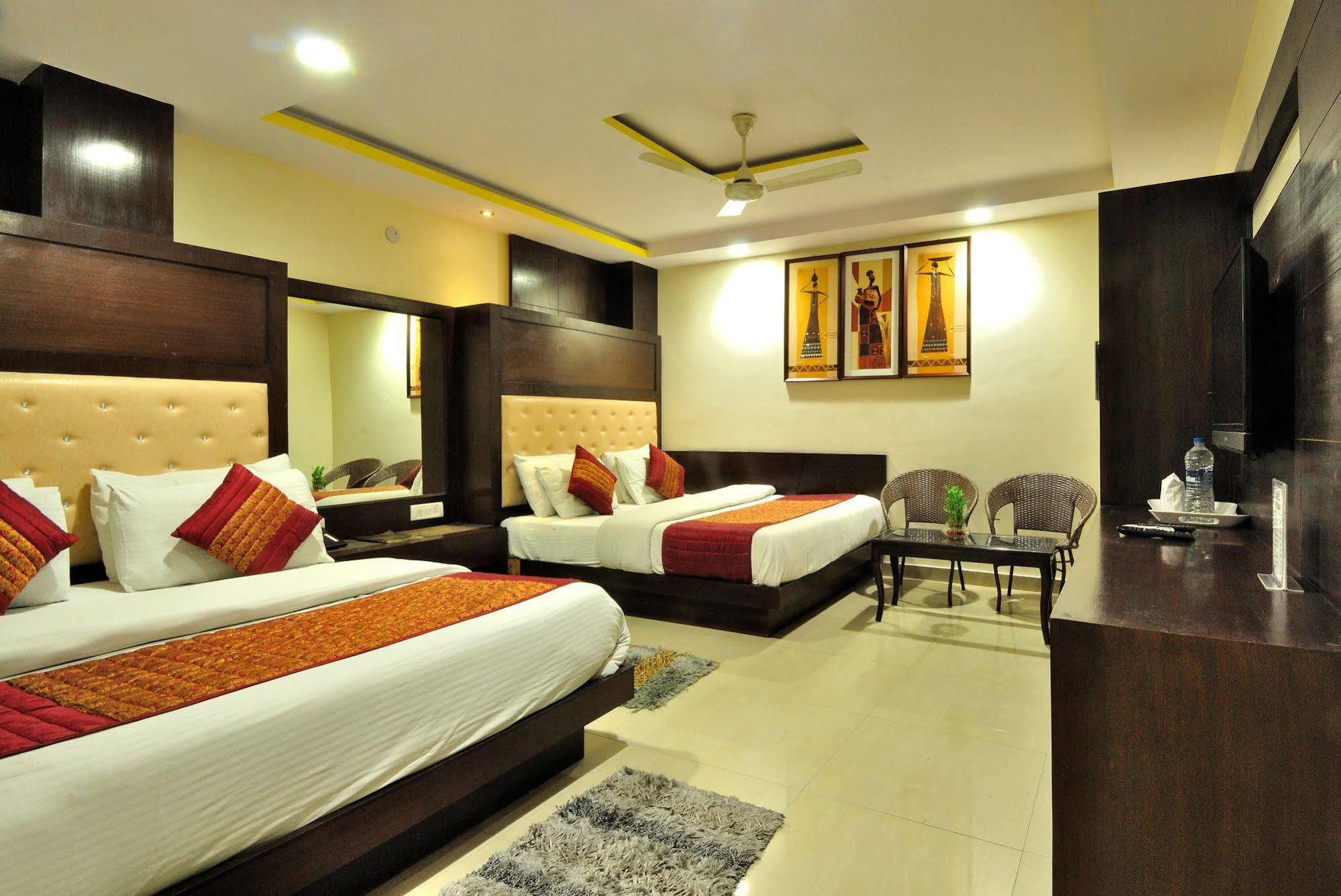 Hotel Shelton Nowe Delhi Zewnętrze zdjęcie