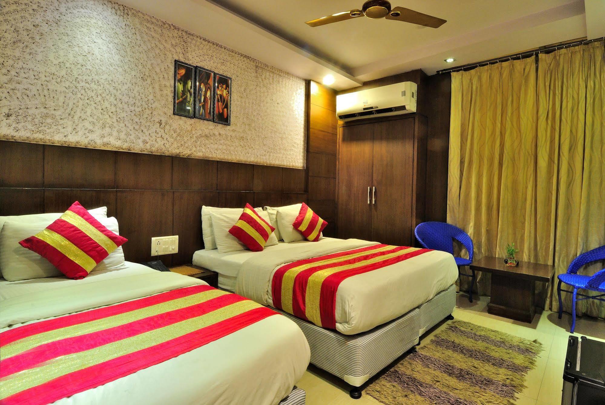 Hotel Shelton Nowe Delhi Zewnętrze zdjęcie