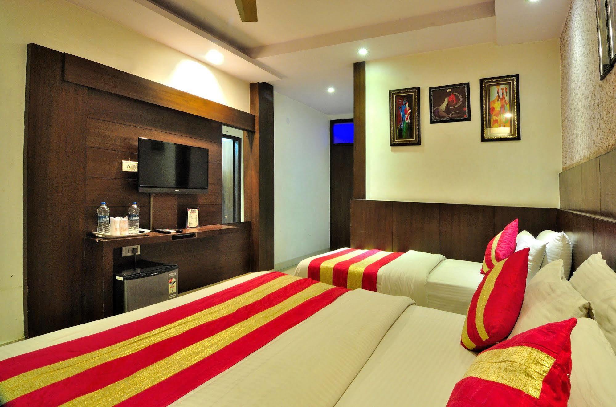 Hotel Shelton Nowe Delhi Zewnętrze zdjęcie