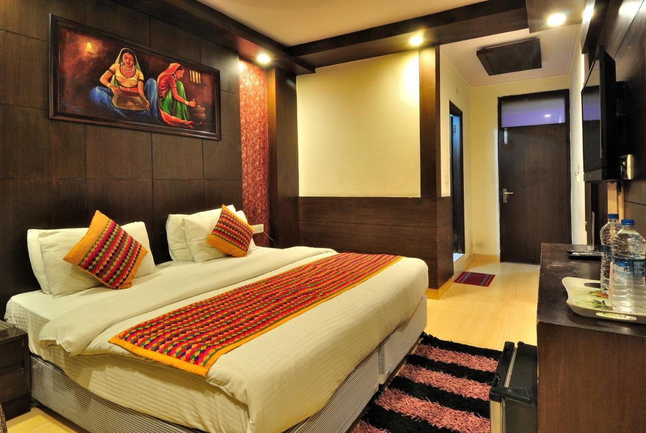 Hotel Shelton Nowe Delhi Zewnętrze zdjęcie